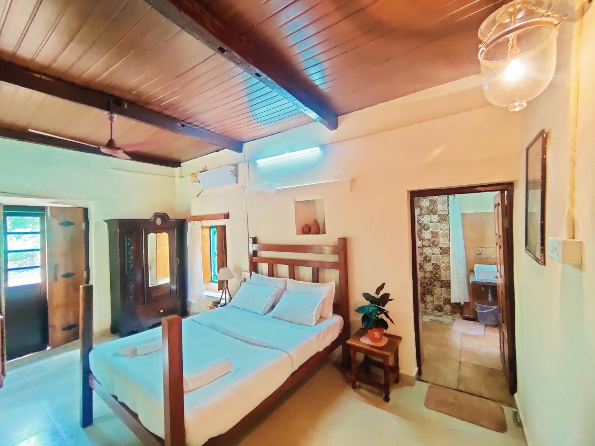 The Bungalow Bogmalo An 1880 Indo Portuguese Heritage Beach Villa South Goa Екстер'єр фото